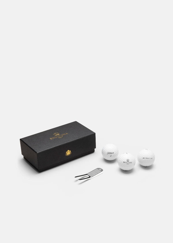 Divot Tool & Titleist Pro V1