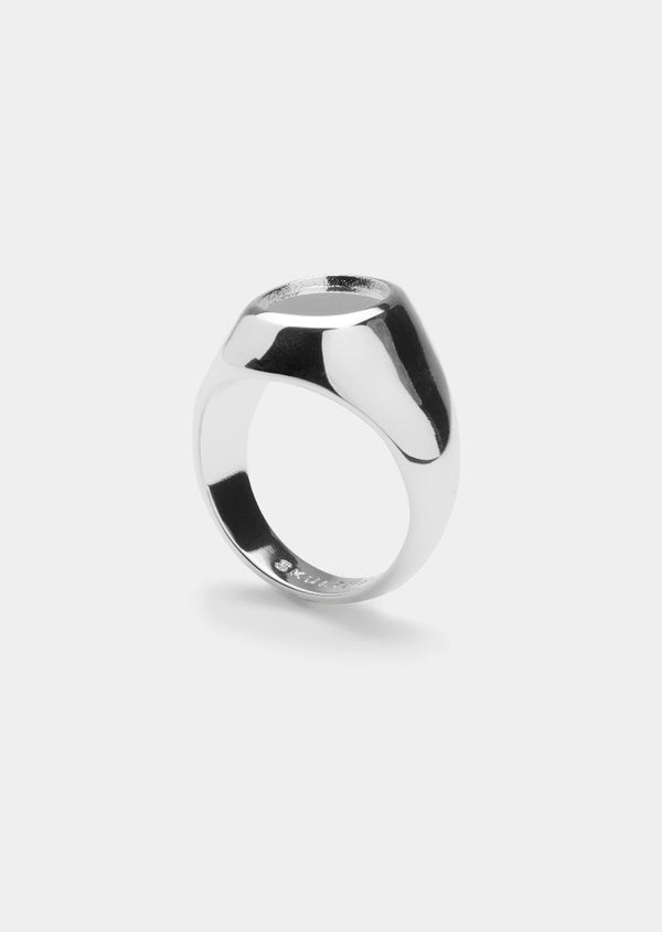 Latour Signet Ring Oval – Silver Plated