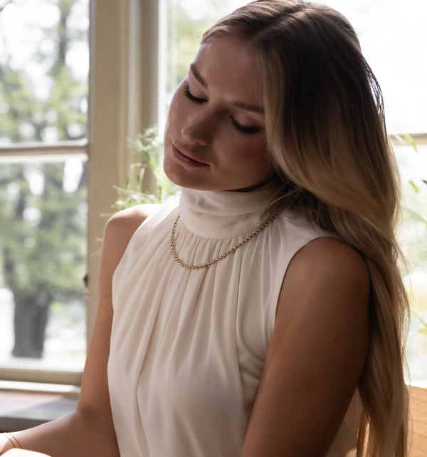 Women wearing Skultuna Relier Series
