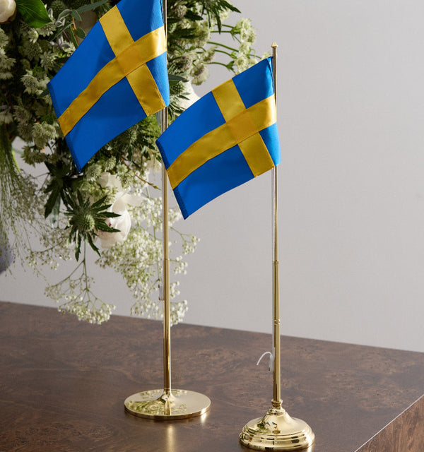 Flaggstång med svenska flaggan för bordet